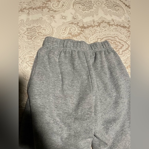 Aritzia sweatpants - Picture 5 of 9